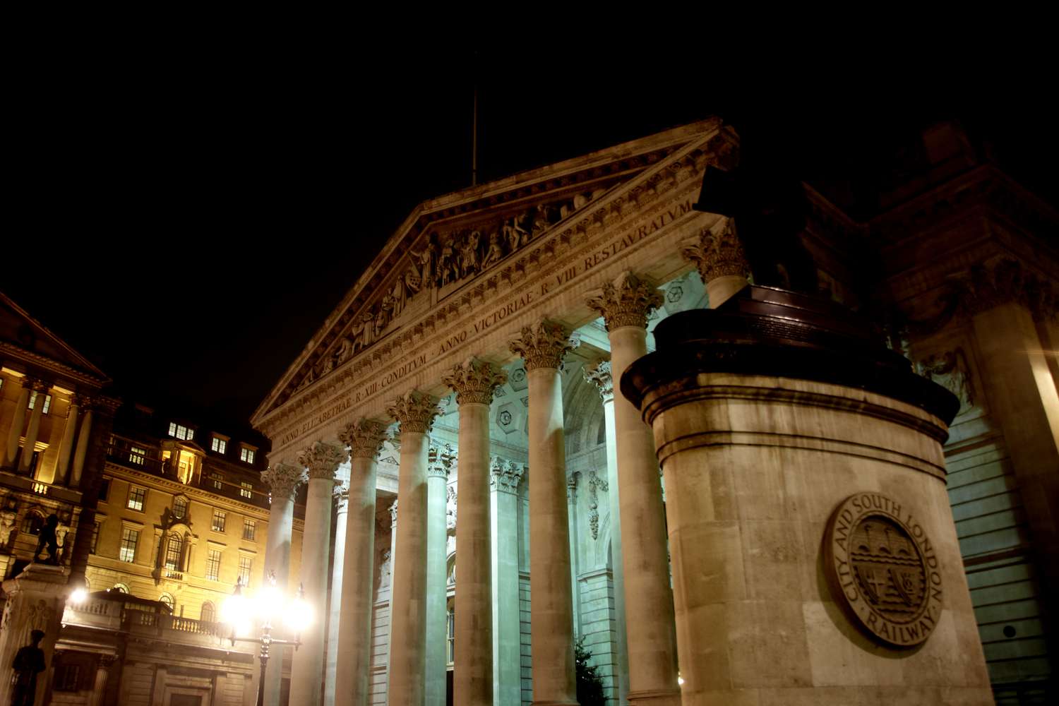 A night view of the Bank of England, the central bank of the United Kingdom.