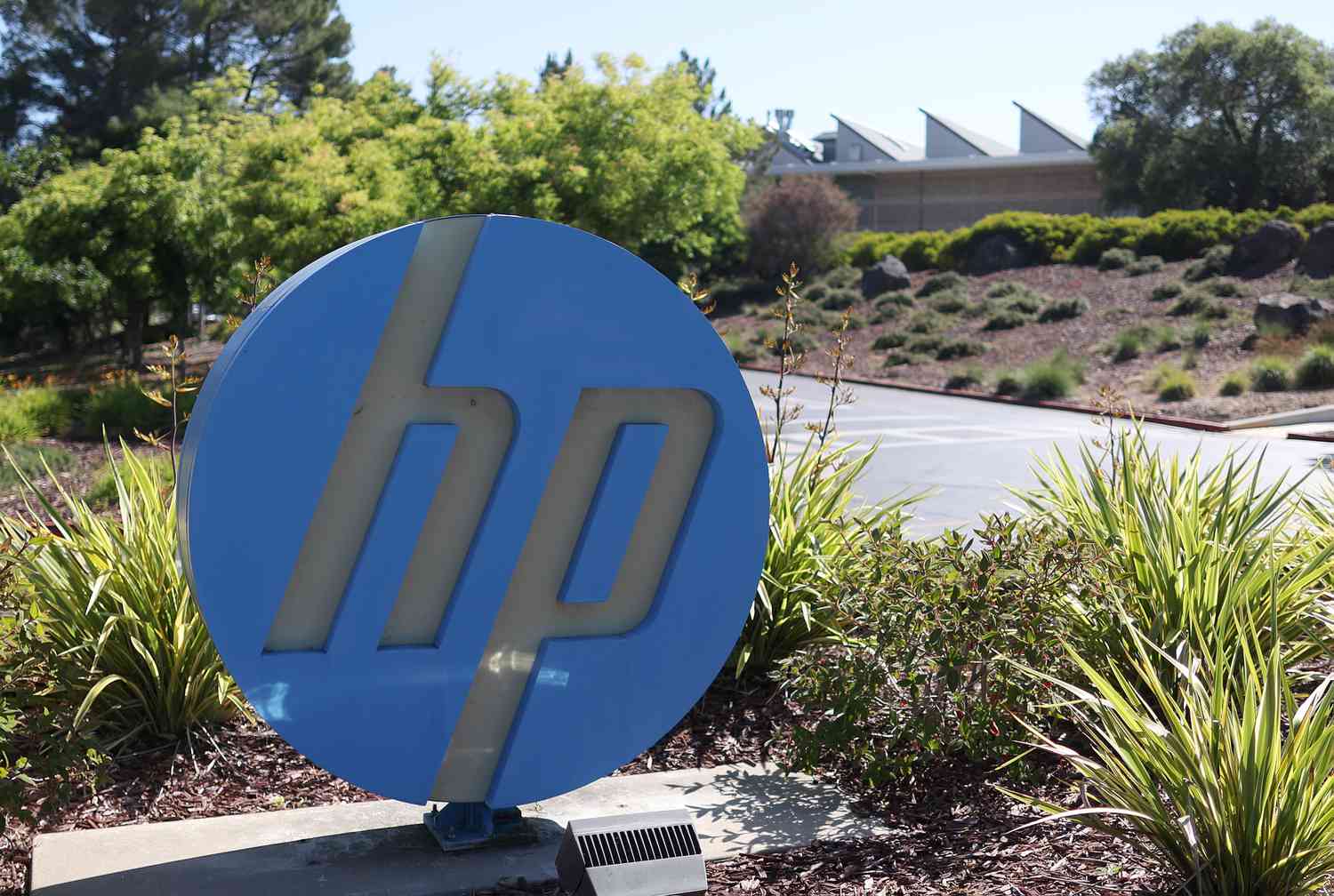 HP signage. 