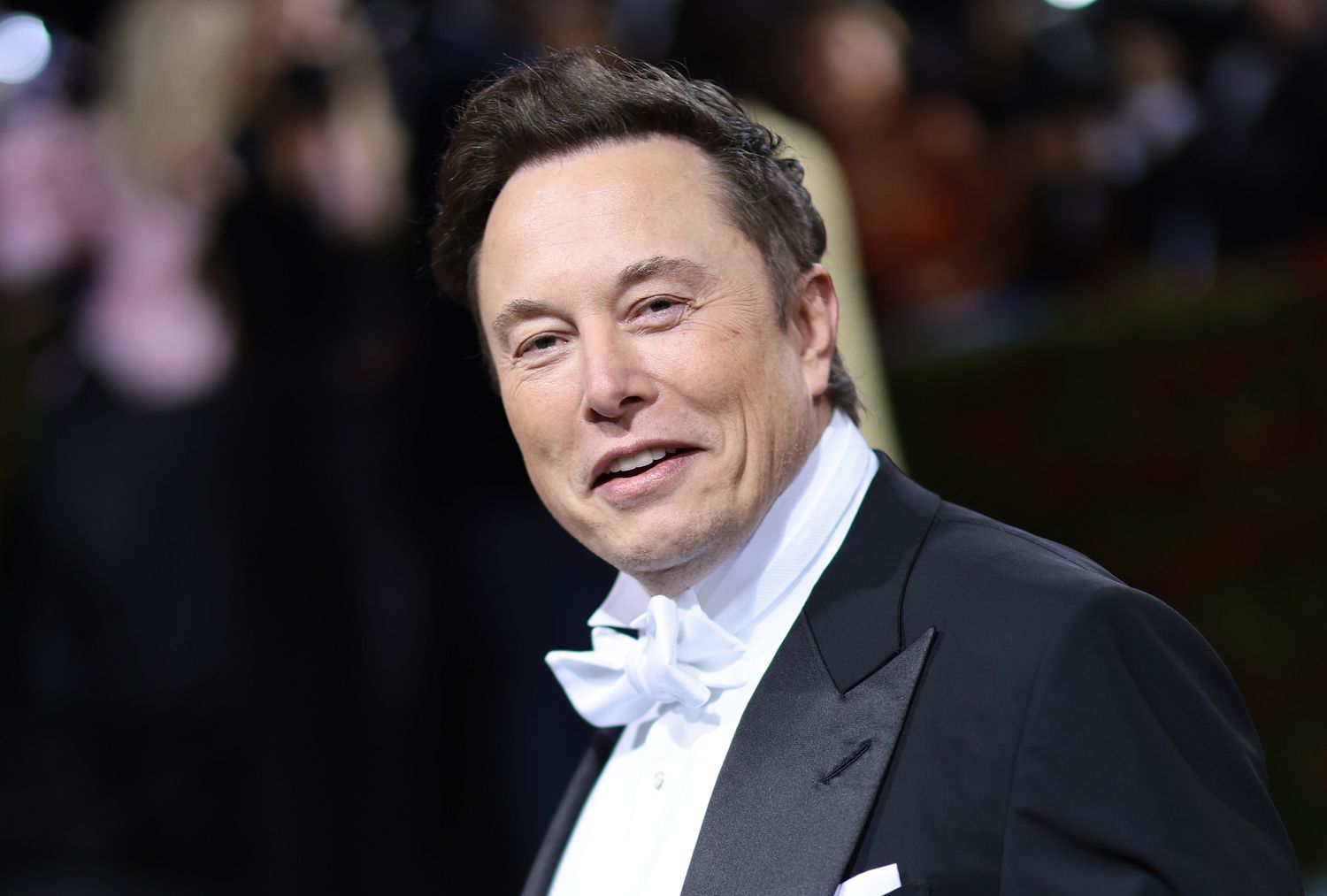 Elon Musk attends the 2022 Met Gala.