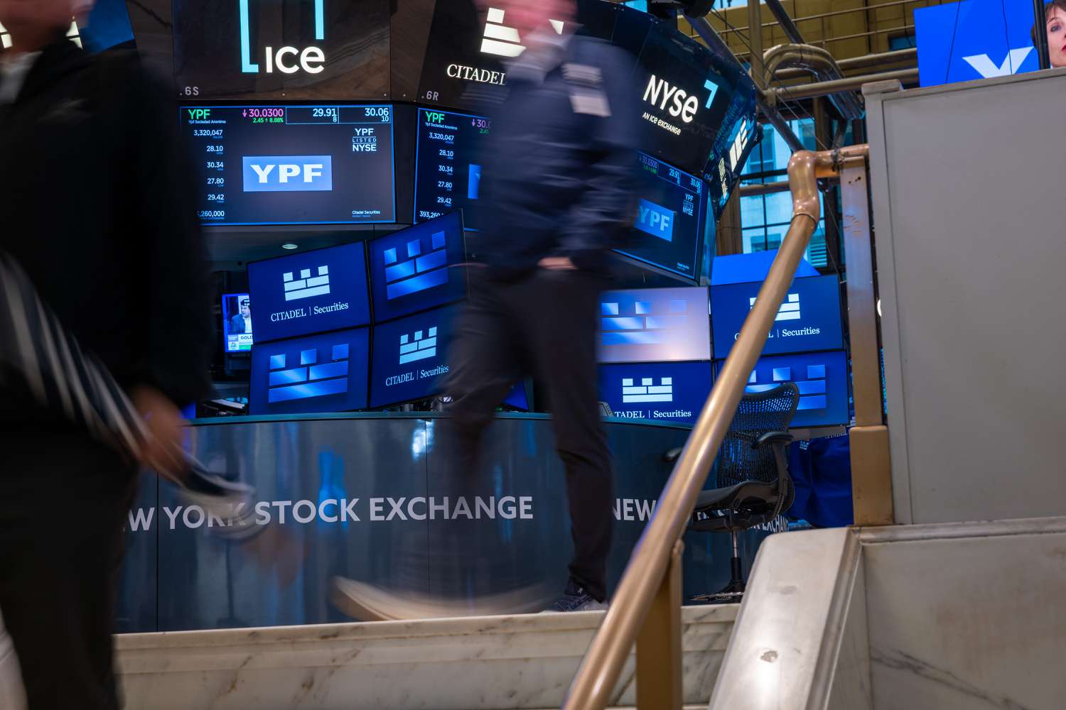 Traders work on the floor of the New York Stock Exchange (NYSE) on April 11, 2025 in New York City. 