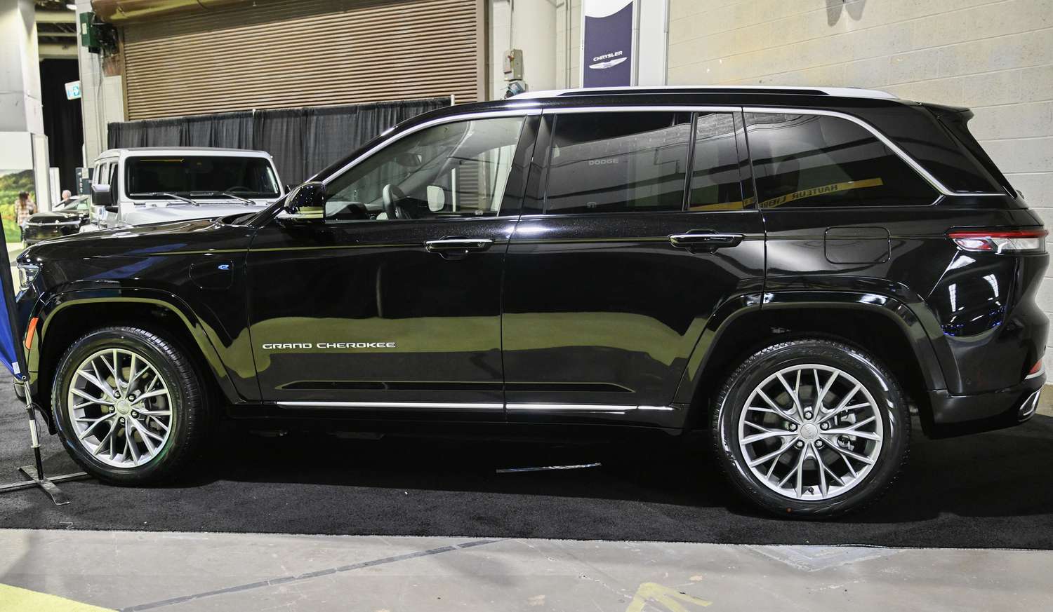 A 2024 Jeep Grand Cherokee 4Xe during the Montreal Electric Vehicle Show 