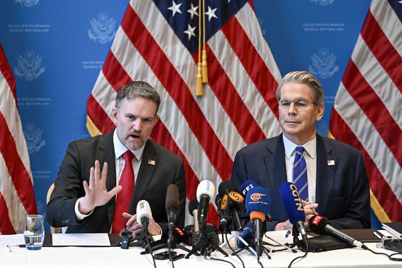 US Trade Representative Jamieson Greer (L) and US Treasury Secretary Scott Bessent (R)