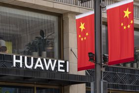 A Huawei store location next to a China flag.