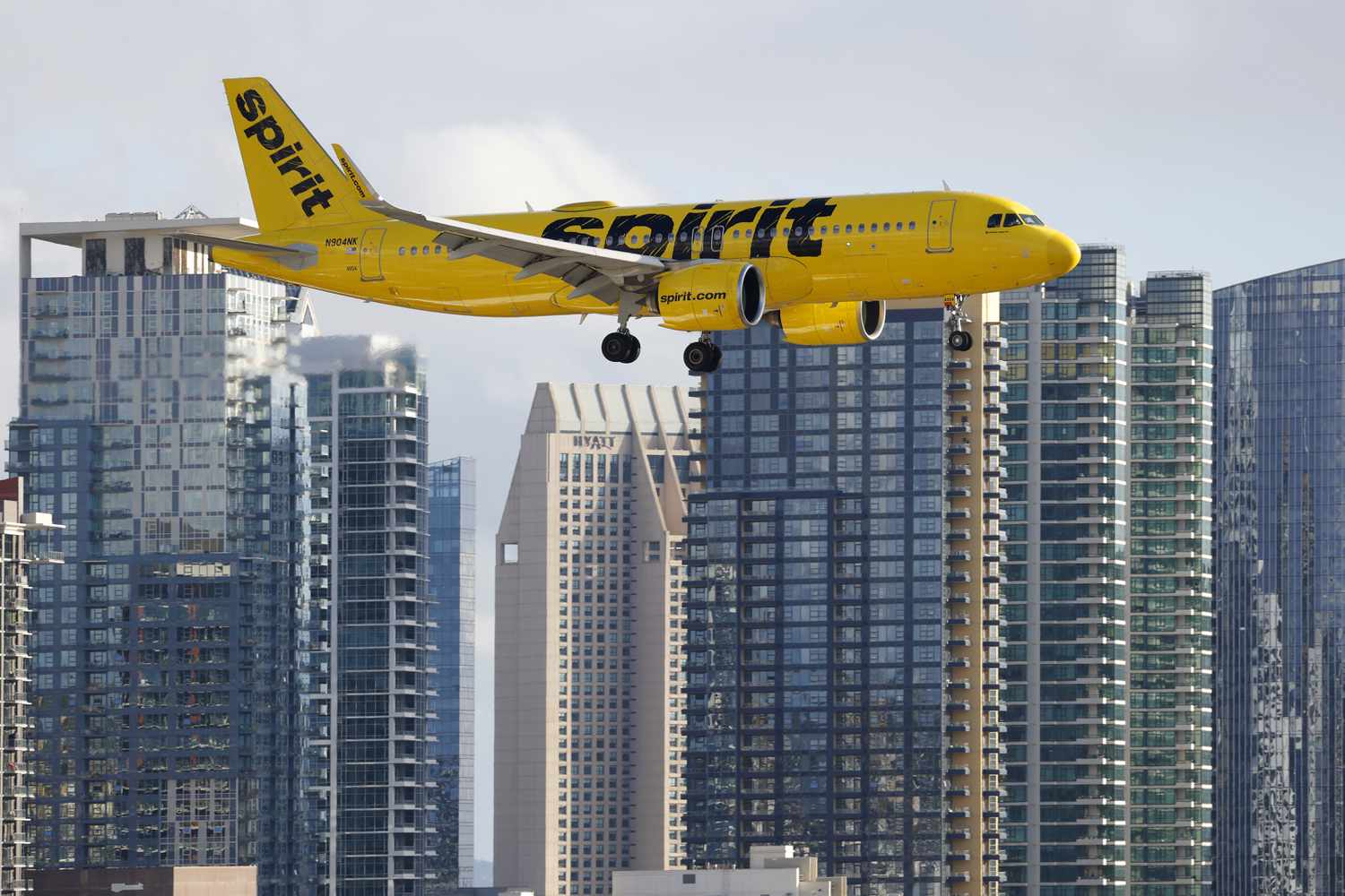 Spirit Airlines plane arrives in San Diego