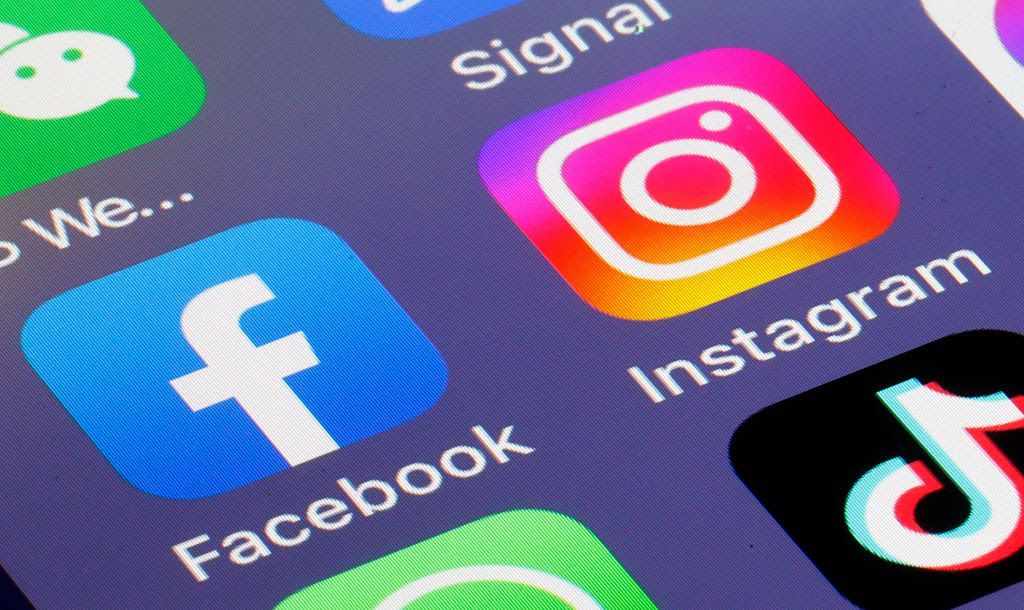 Facebook and Instagram Apps