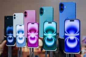 IPhone 16s on display.