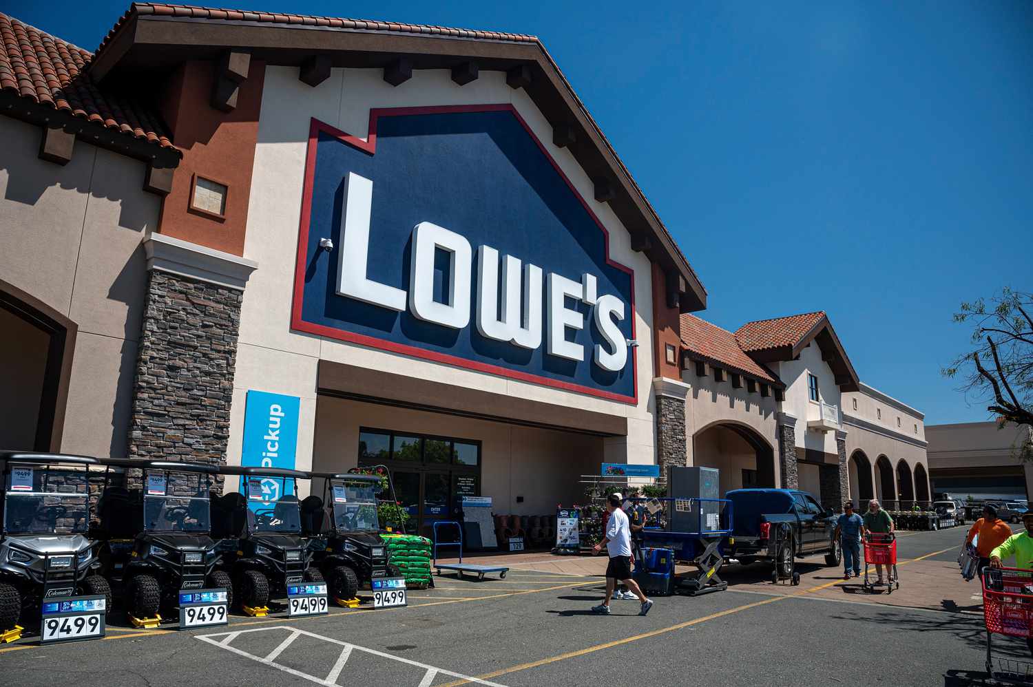 Lowe's store