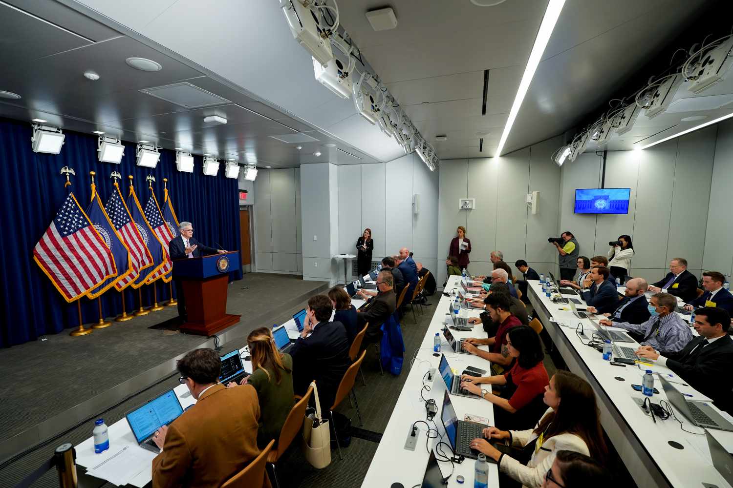 Jerome Powell, chairman of the US Federal Reserve, left, speaks during a news conference following a Federal Open Market Committee (FOMC) meeting in Washington, DC, US, on Wednesday, Sept. 18, 2024. 