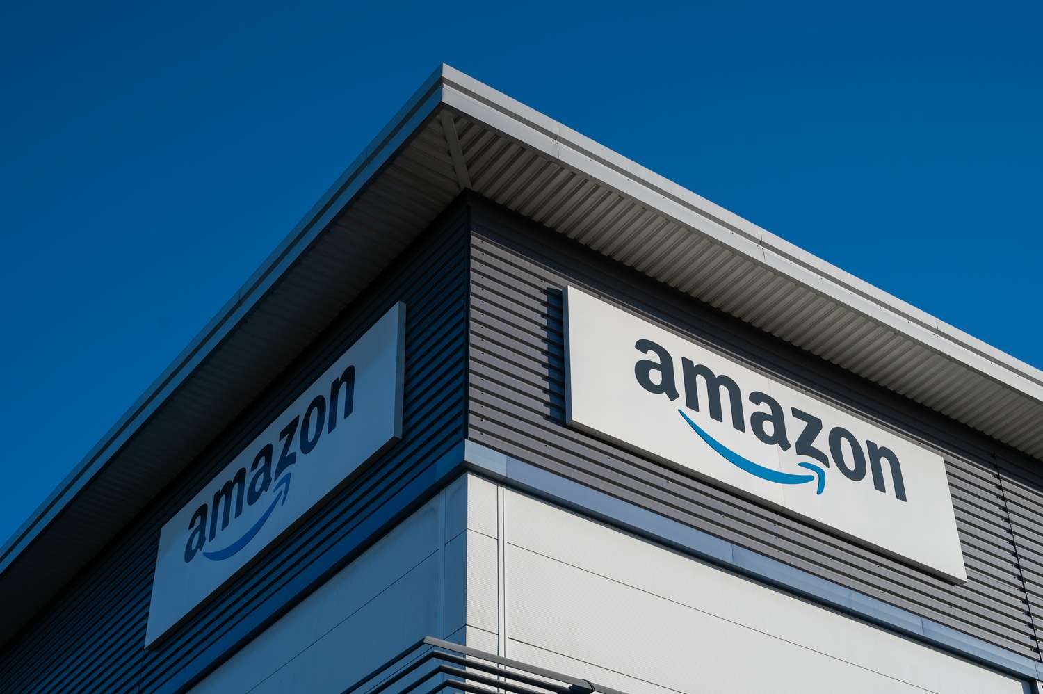 Amazon logo