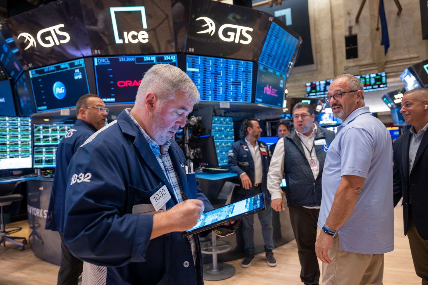  Traders work on the floor of the New York Stock Exchange (NYSE) on August 14, 2024 in New York City. 