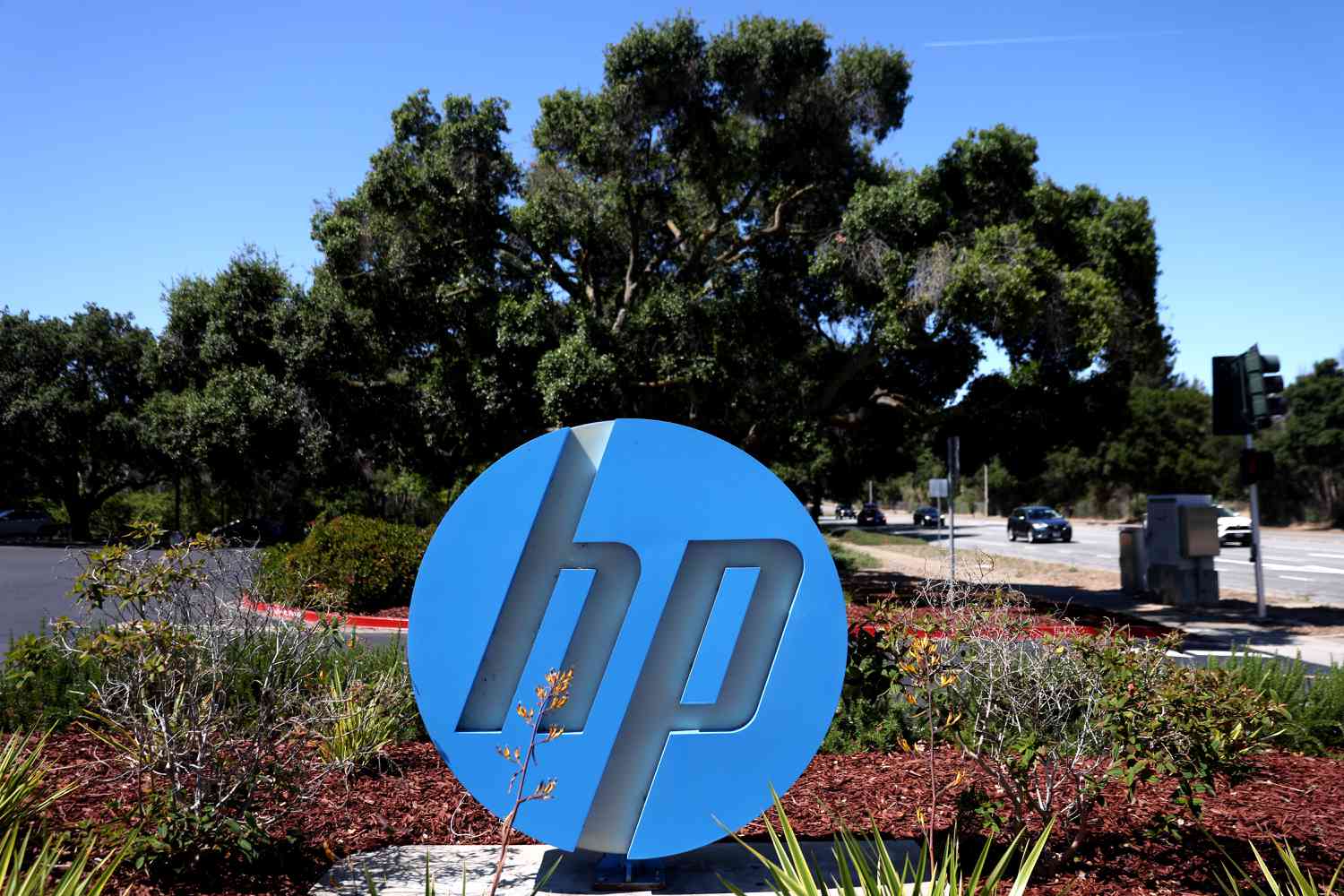 Sign with the HP logo