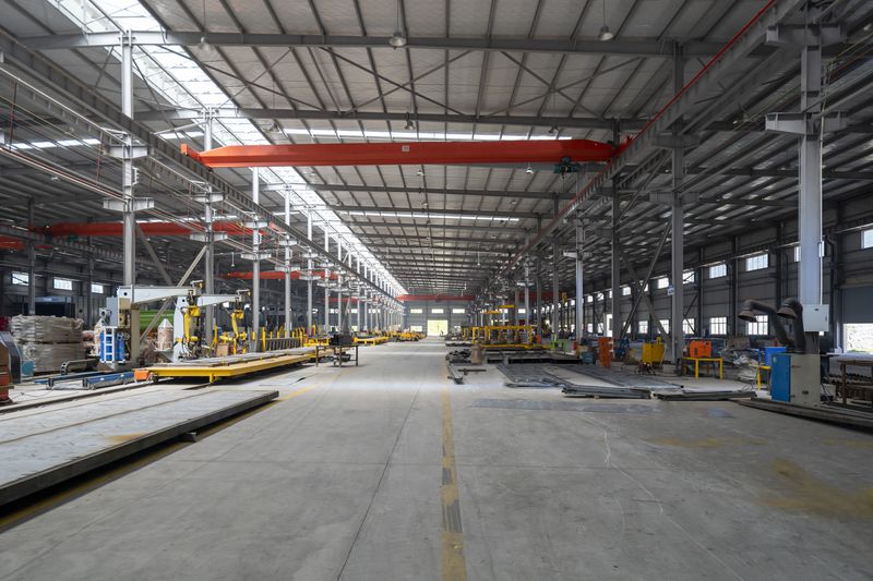 An empty warehouse space is ready for a new occupant to use.