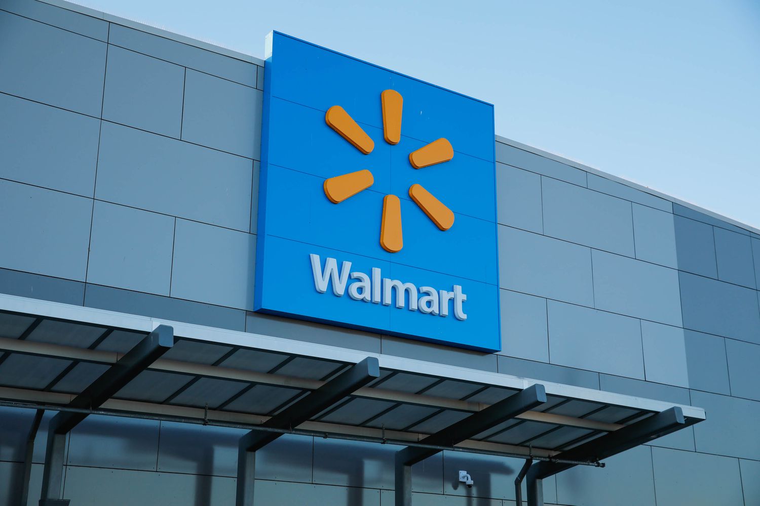 Walmart store exterior view