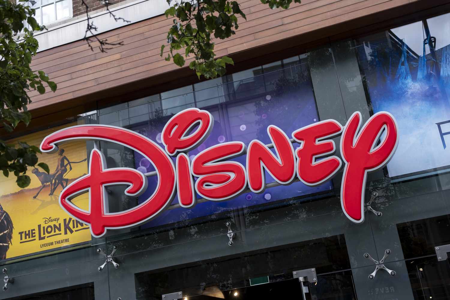  Disney Store