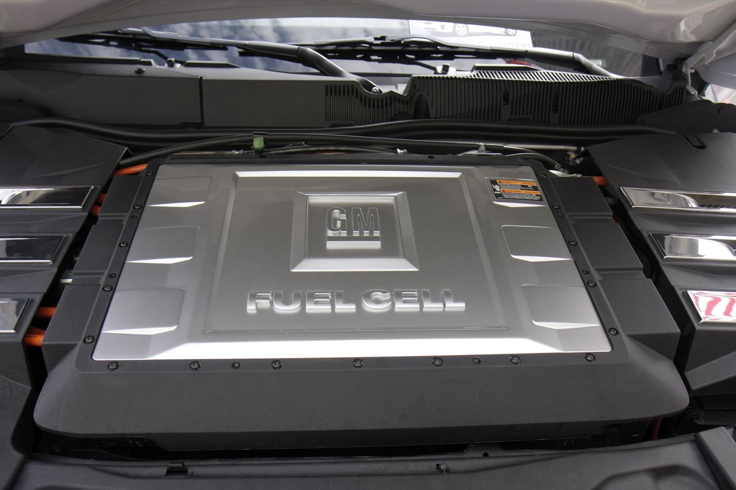 A GM hydrogen fuel cell engine prototype