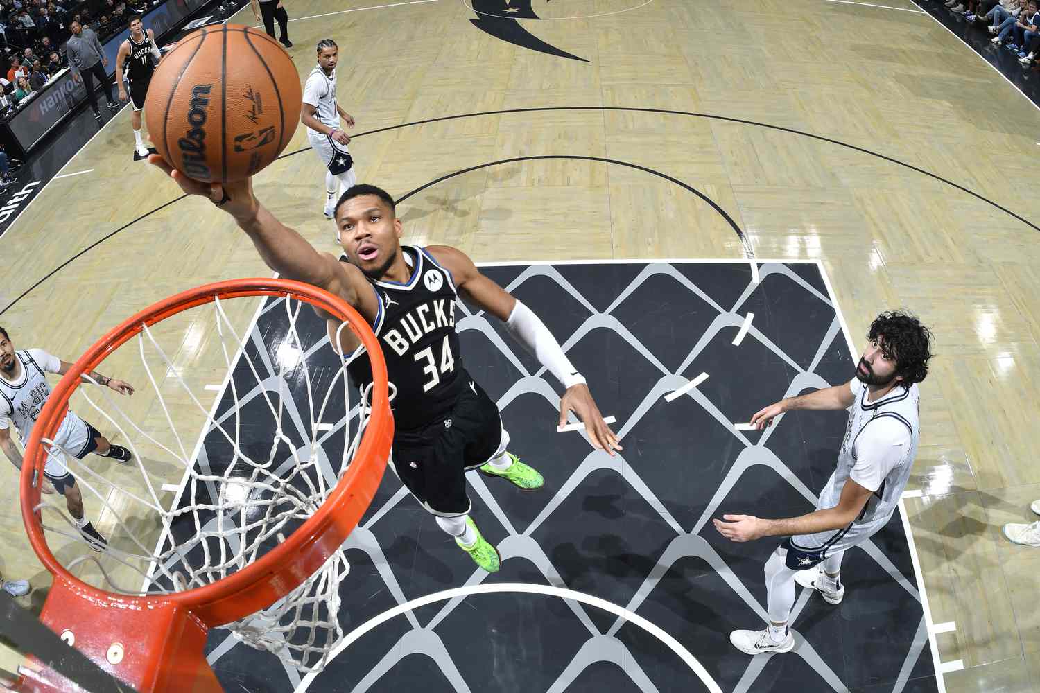 Giannis Antetokounmpo #34 of the Milwaukee Bucks drives to the basket during the game against the Orlando Magic on January 10, 2025 at Kia Center in Orlando, Florida.