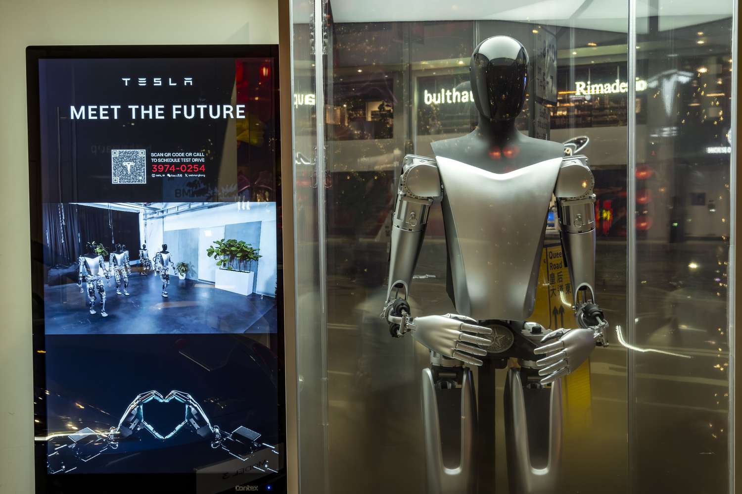 Tesla's Optimus robot