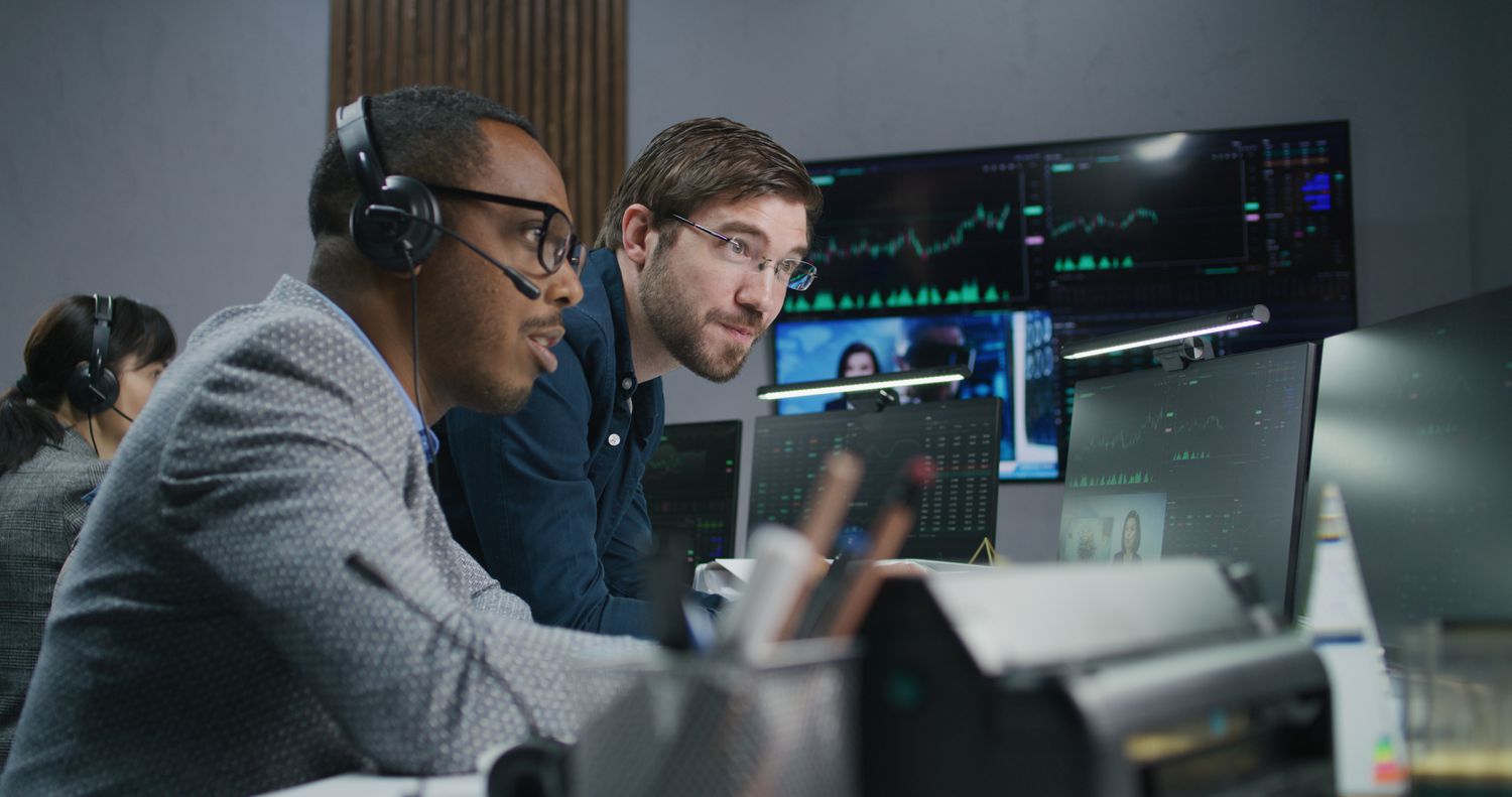 Traders considering using a bond's workout period for arbitrage opportunities.