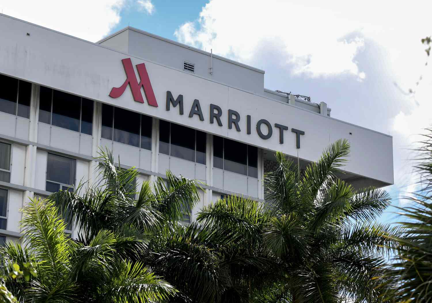 Marriott hotel exterior.