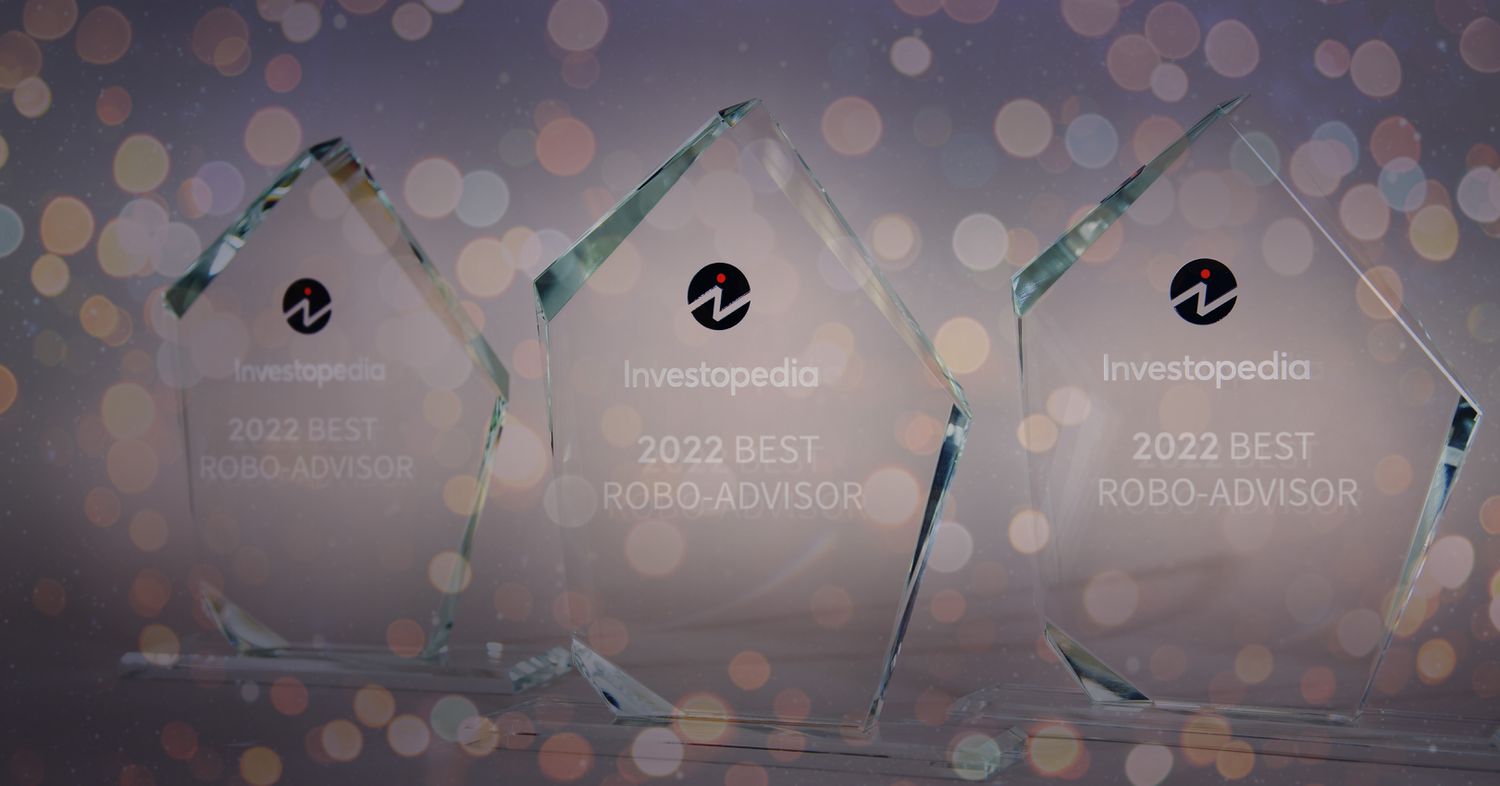 2022 Investopedia Robo Advisor awards trophies