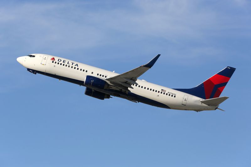 Delta Air Lines Boeing 737-800 airplane