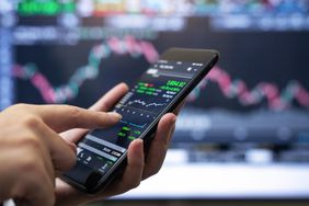 Charles Schwab Vs. E*Trade