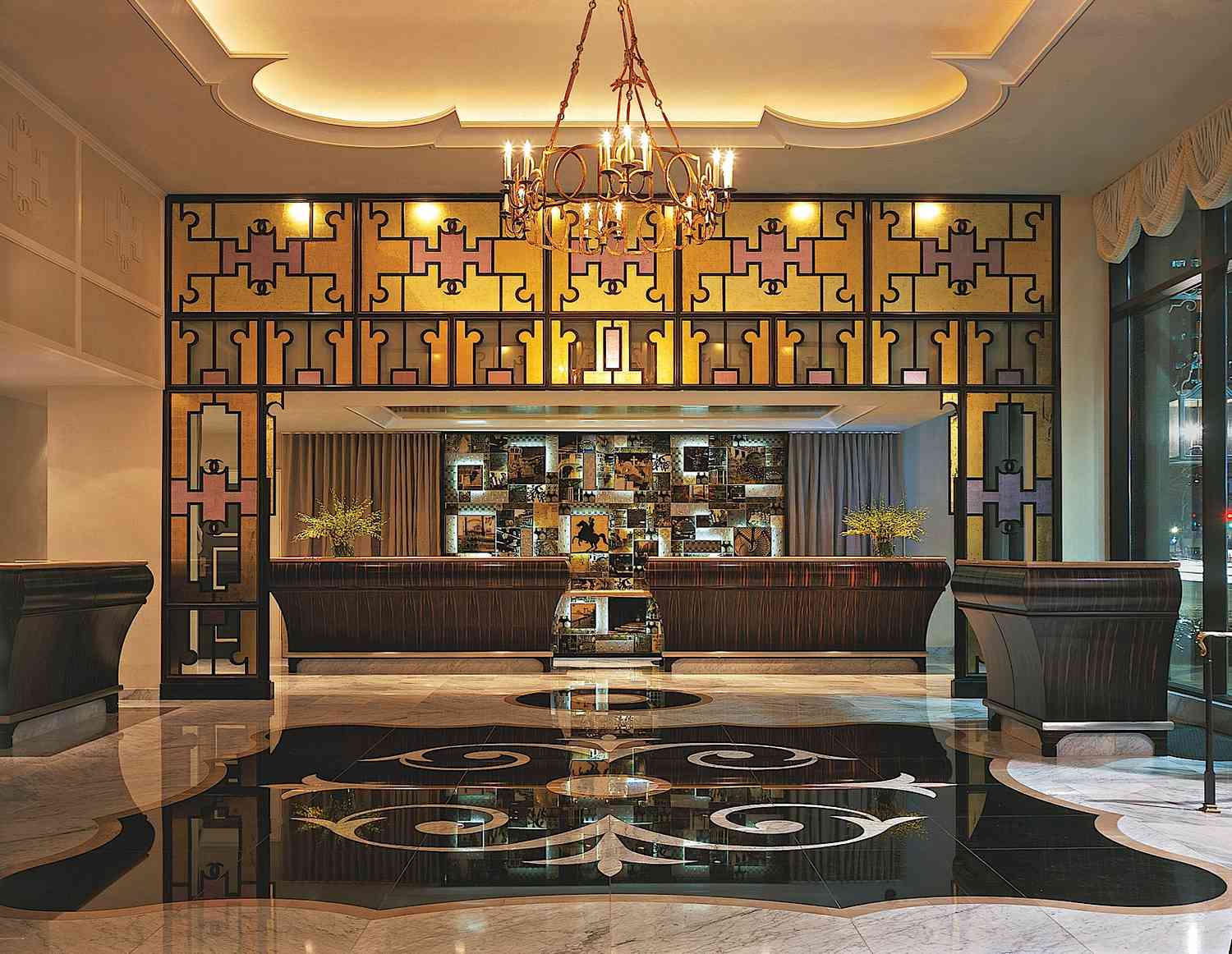 The Welcoming Lobby at Loews New Orleans Hotel