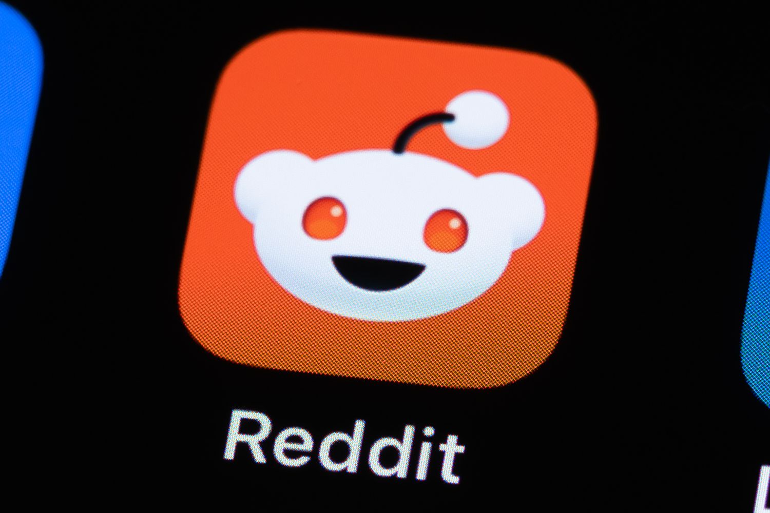 The logo of the Reddit app