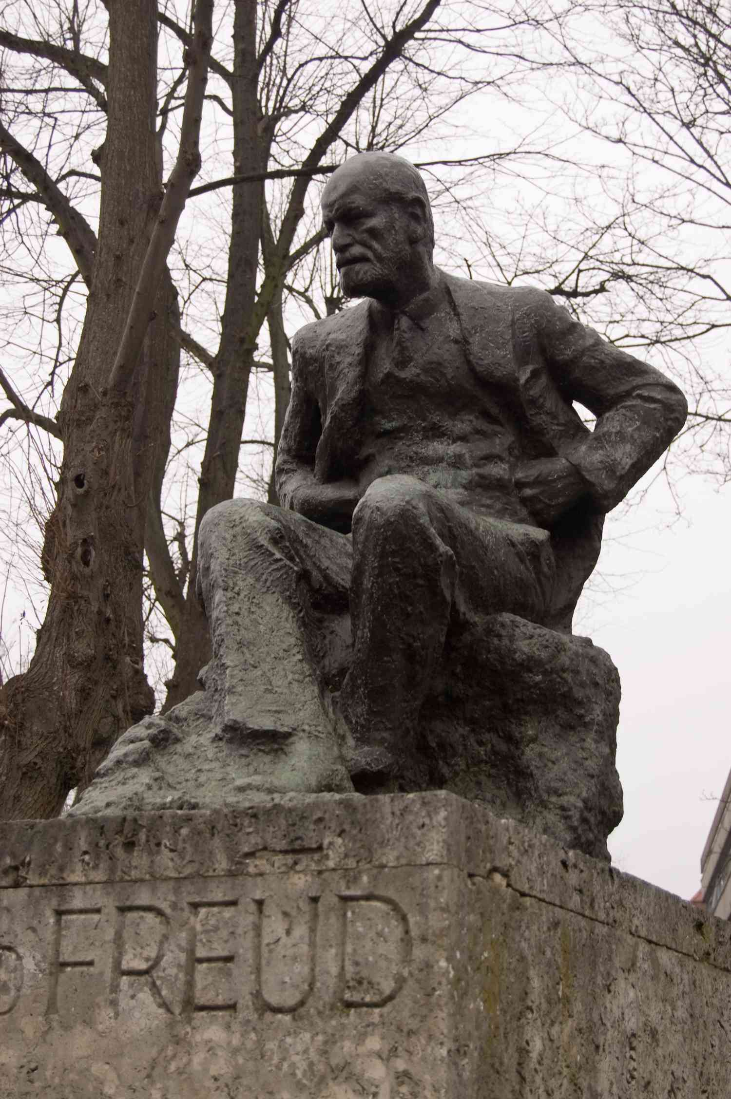 A statue of Sigmund Freud