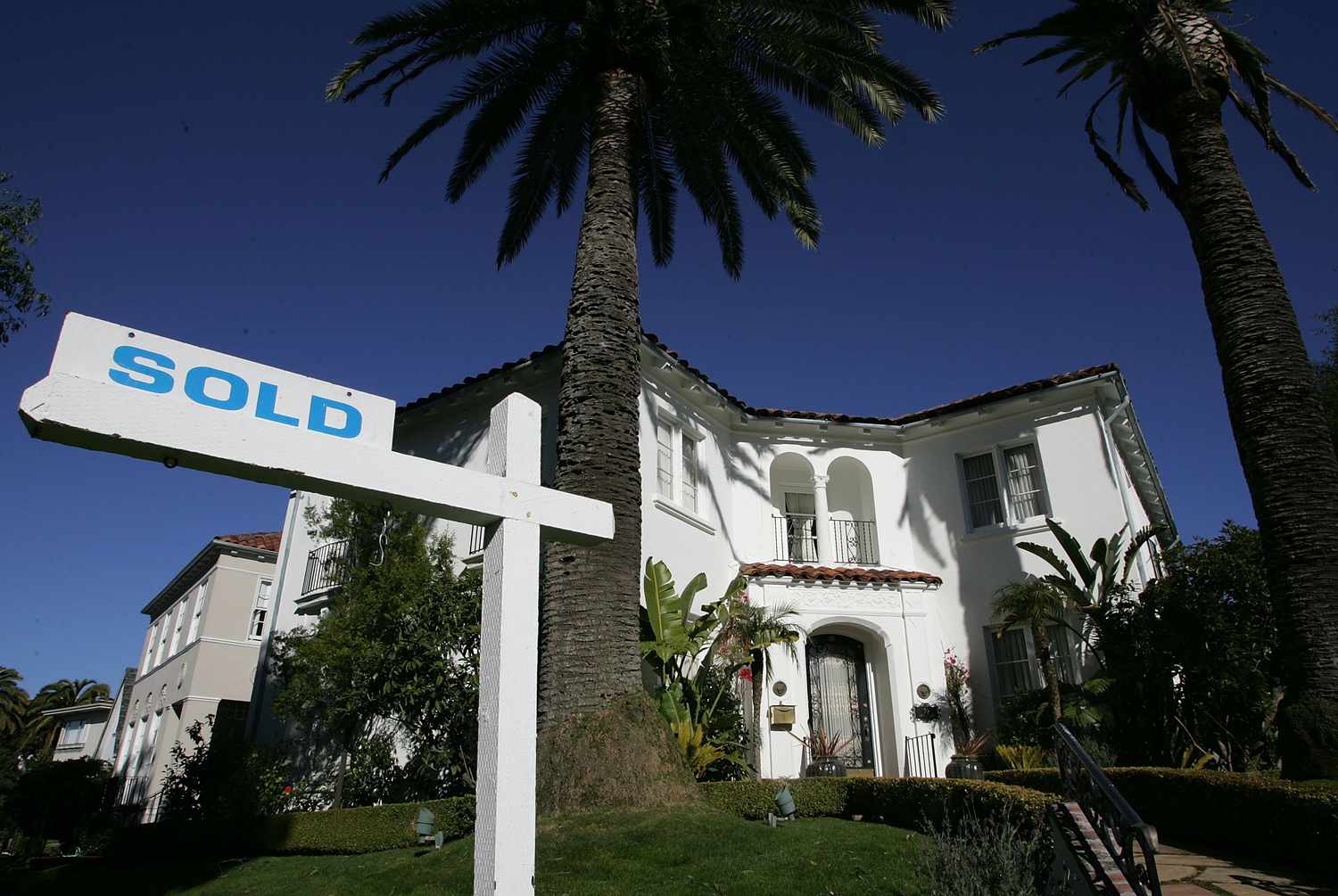 A sold sign is seen in front of a recently purchased home December 28, 2006 in San Francisco.