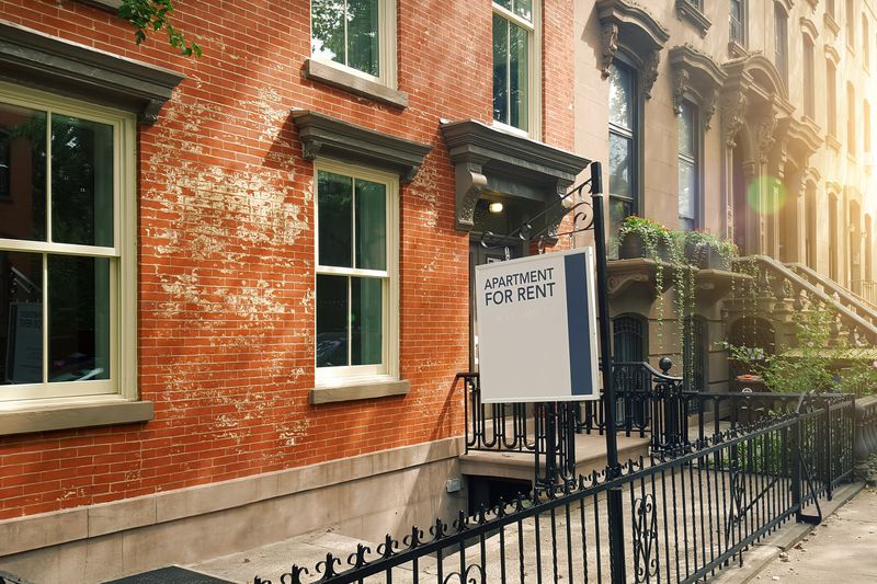 Brooklyn, NY, brownstone with "Apartment For Rent" sign