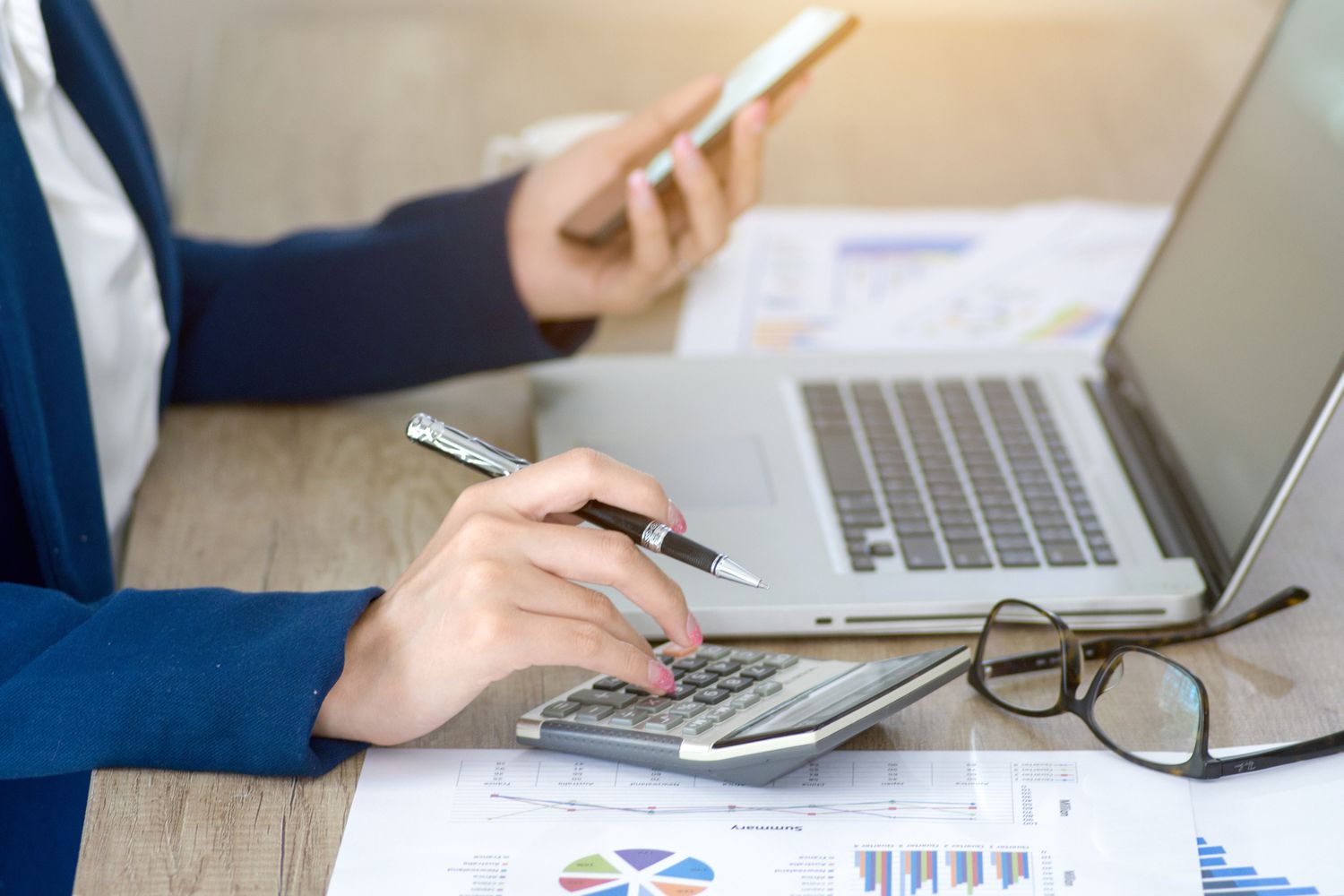 Business woman thinking account