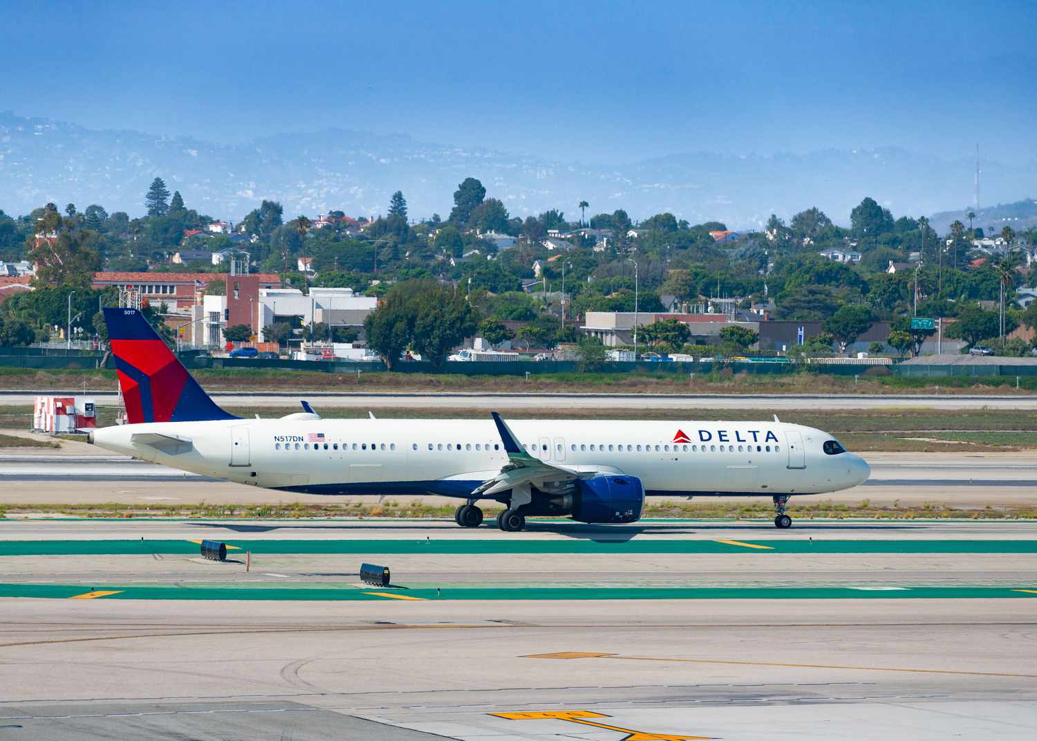 A Delta Air Lines Airbus A321-271NX landing at Los Angeles International Airport in August 2023