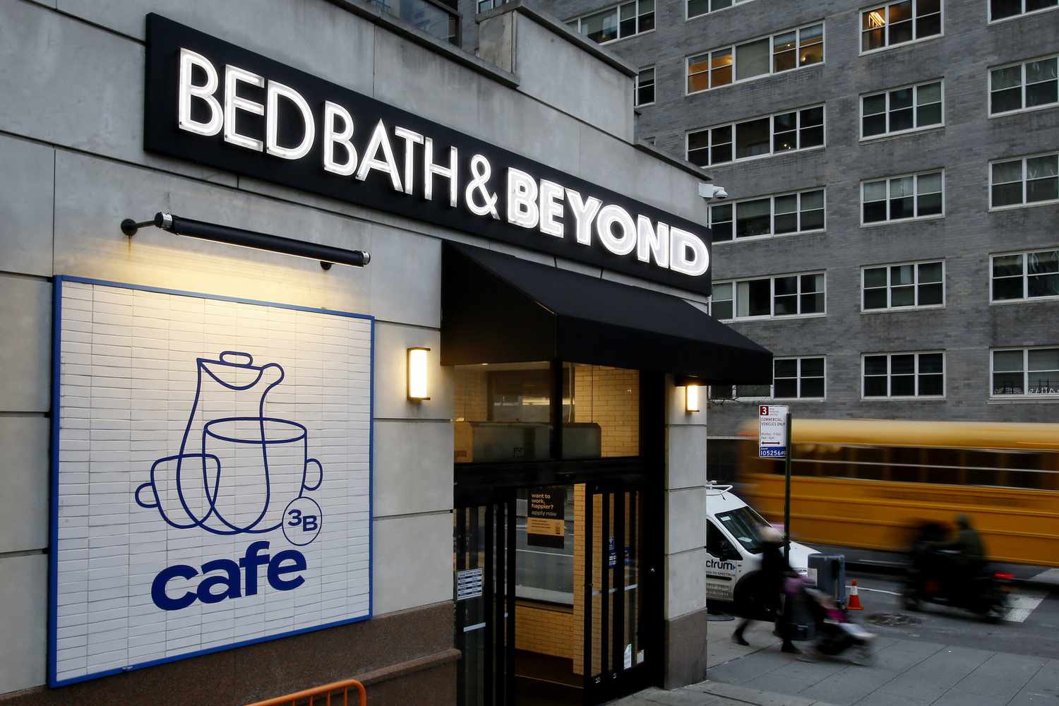 Bed Bath and Beyond storefront