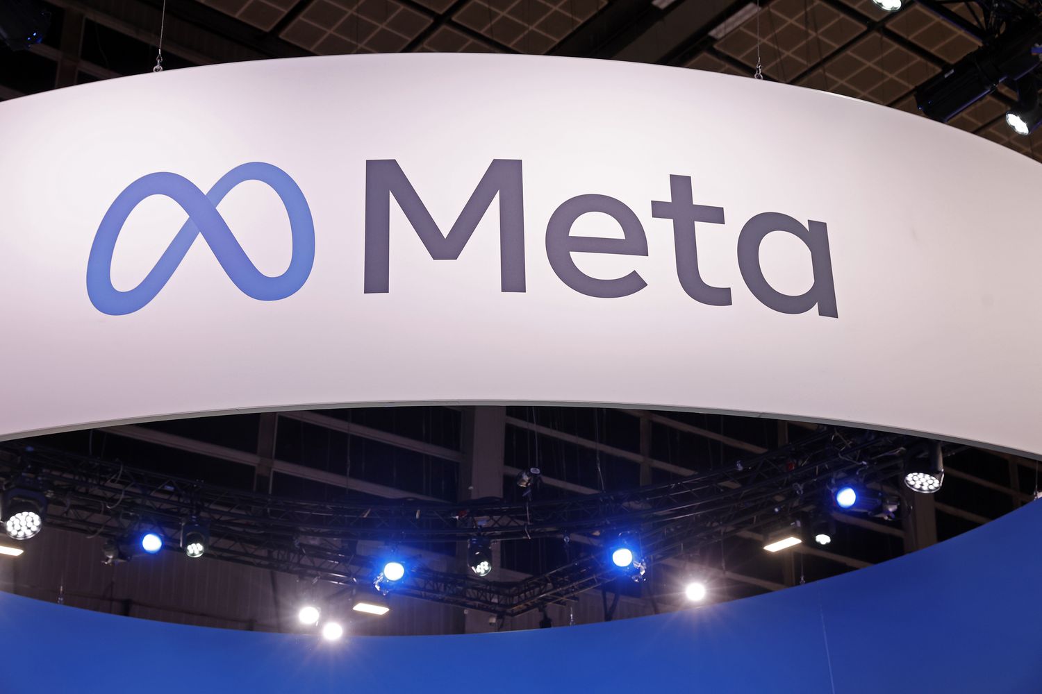 Meta logo