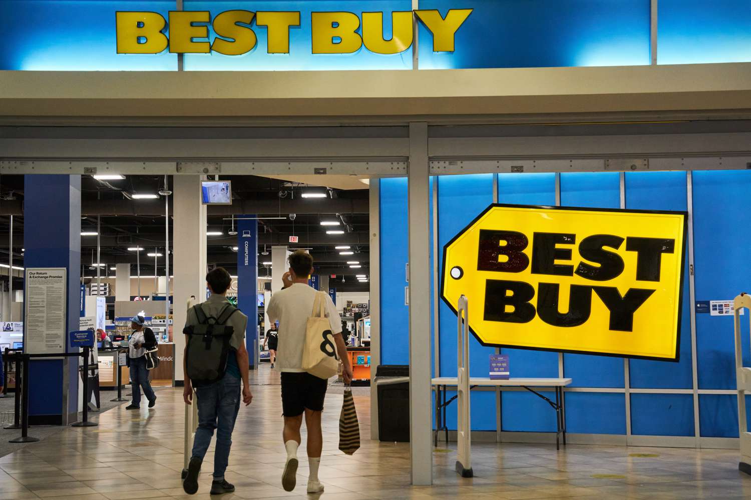 Best Buy store