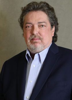 Head shot of Rob Urban