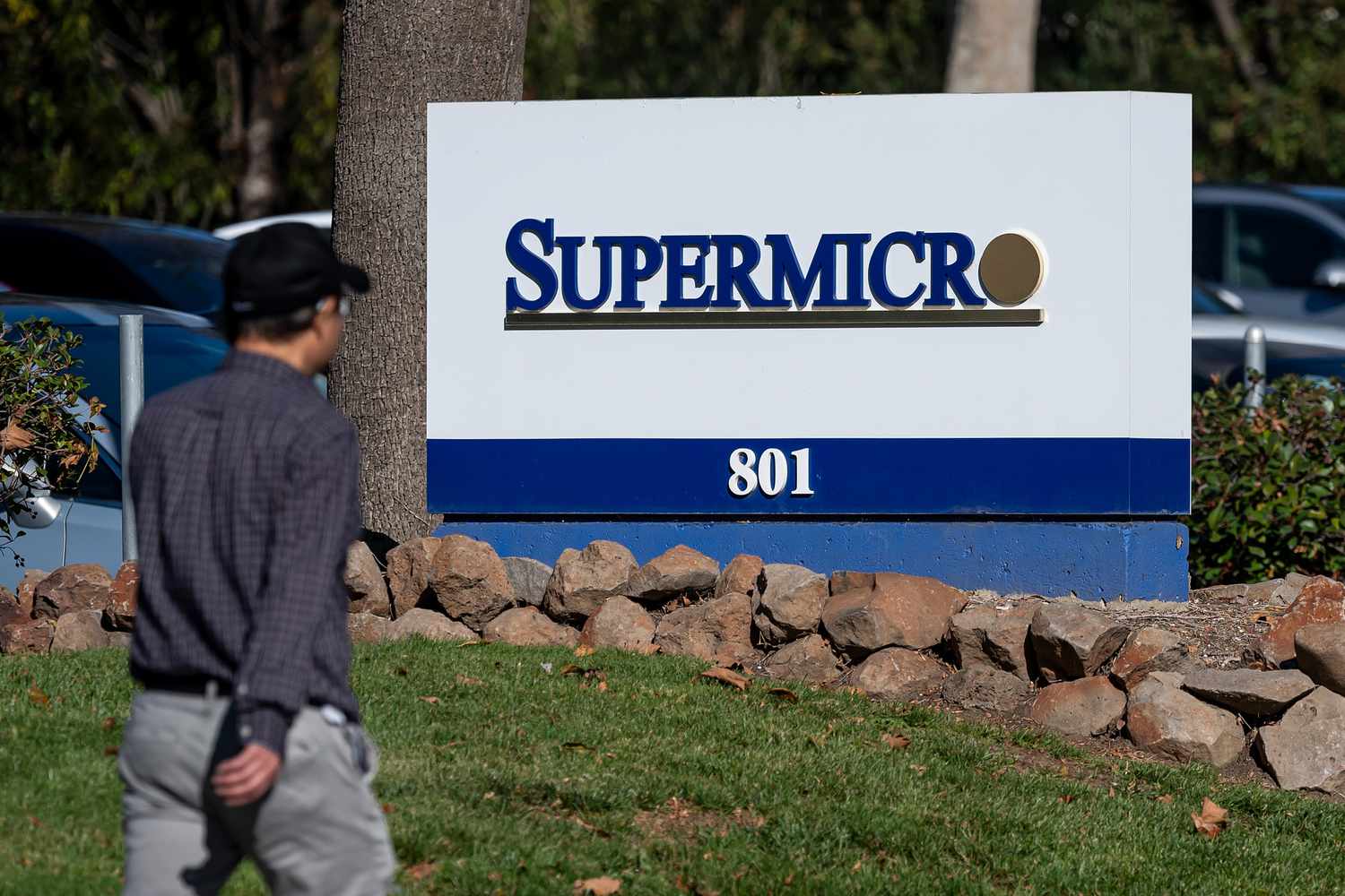 Super Micro Computer signage.
