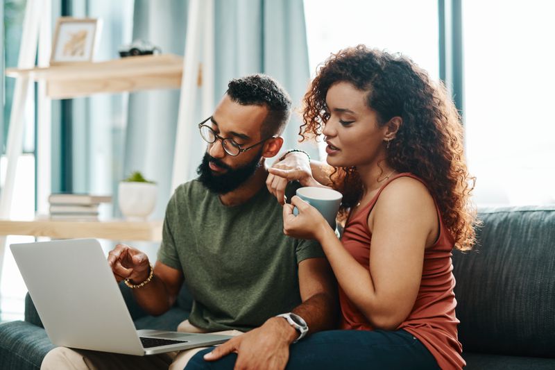 Couple look at today's mortgage rates by state on May 30, 2025 
