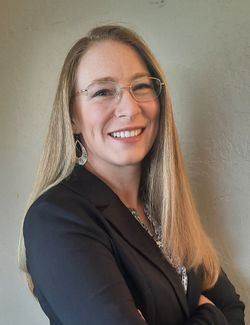 Jenni Sisson headshot for Investopedia