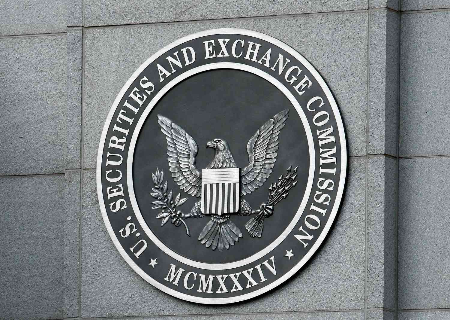 SEC Under Fire As Wall Street Investment Banks Falter