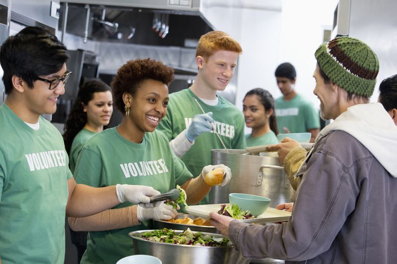 volunteers volunteering kitchen service