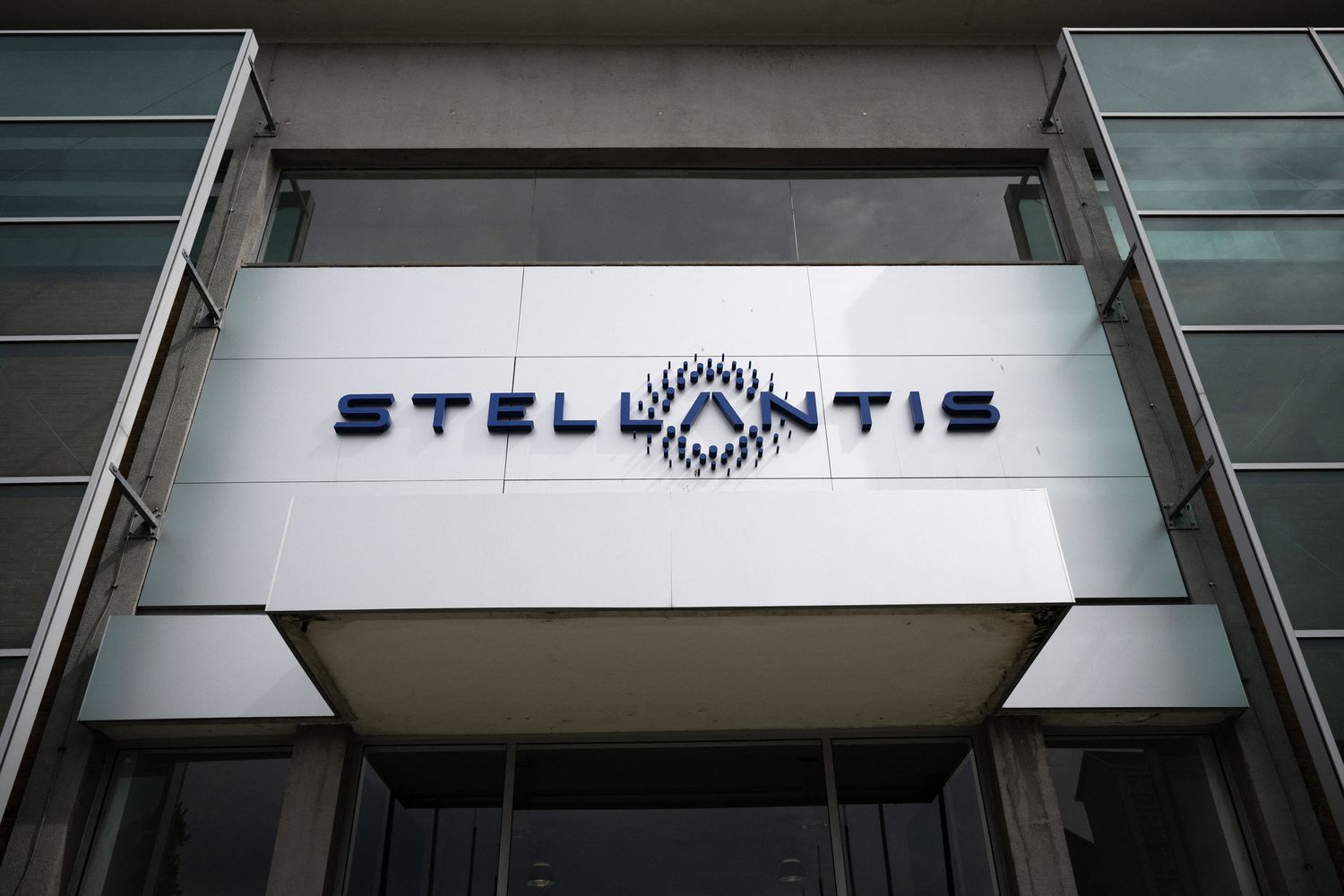 Stellantis logo