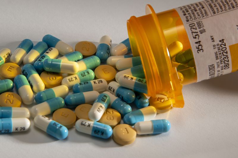A Photo illustration, phentermine and topiramate weight loss drugs. The two drugs work together to help you lose weight by decreasing your appetite. An alternative for those who cannot afford Ozempic or Wegovy. 