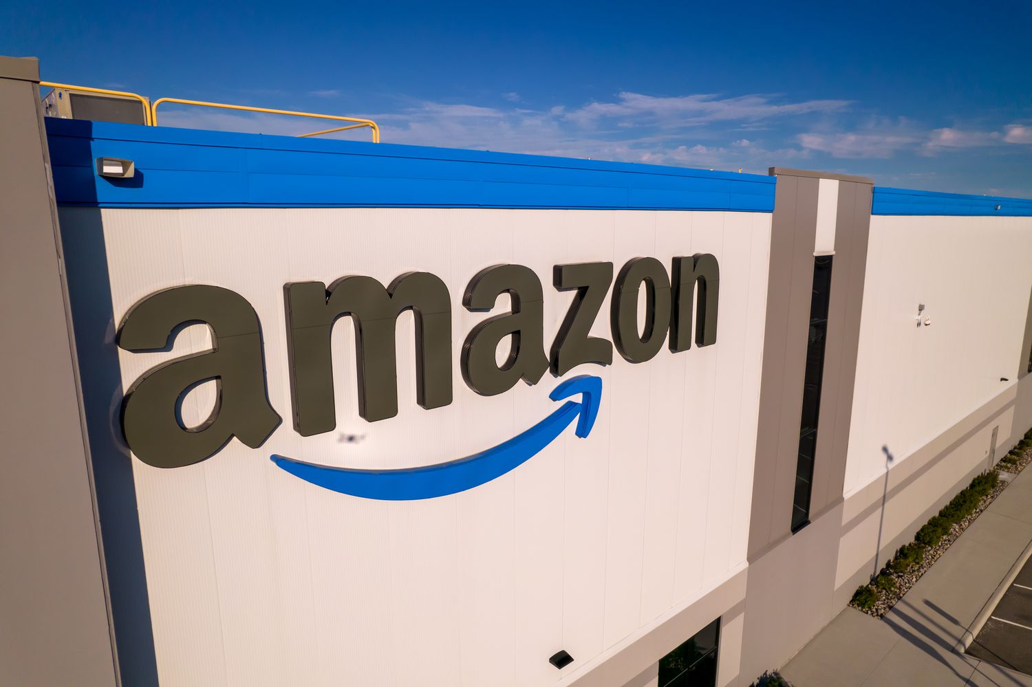 Amazon logo 