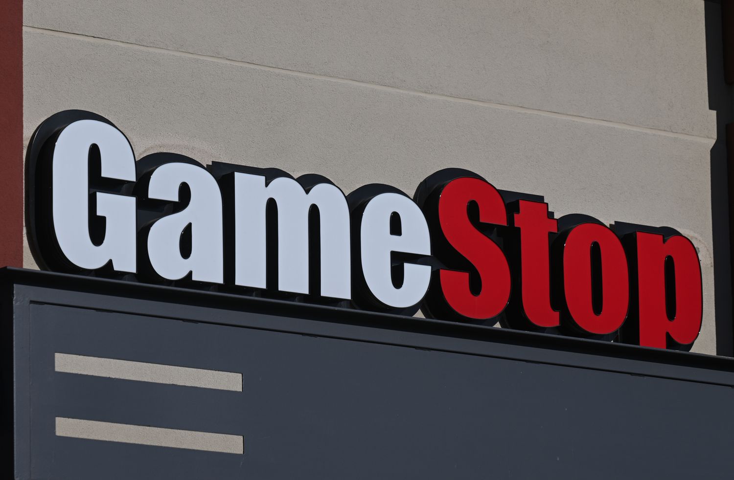 GameStop logo on store in Canada.