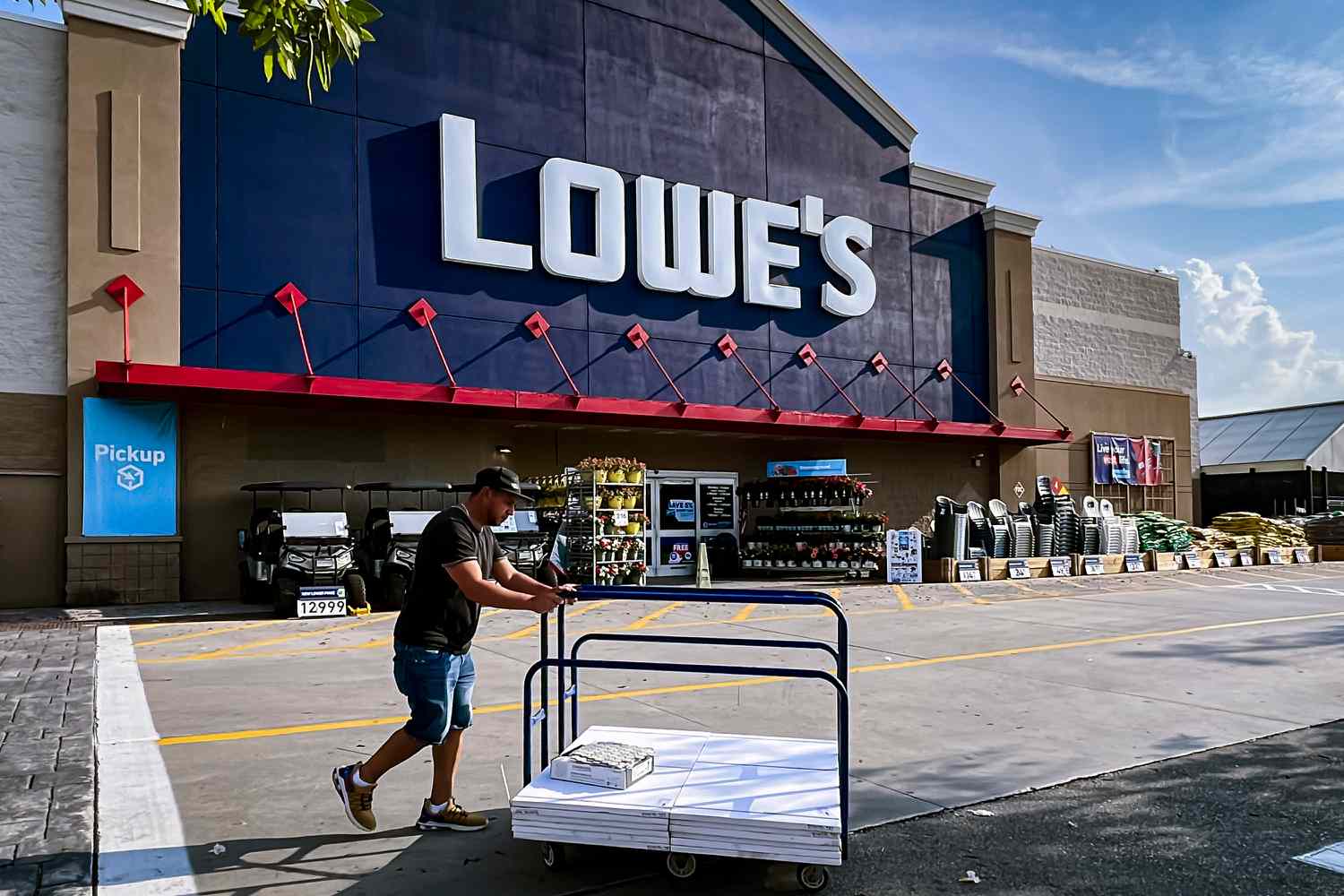 Lowe's store
