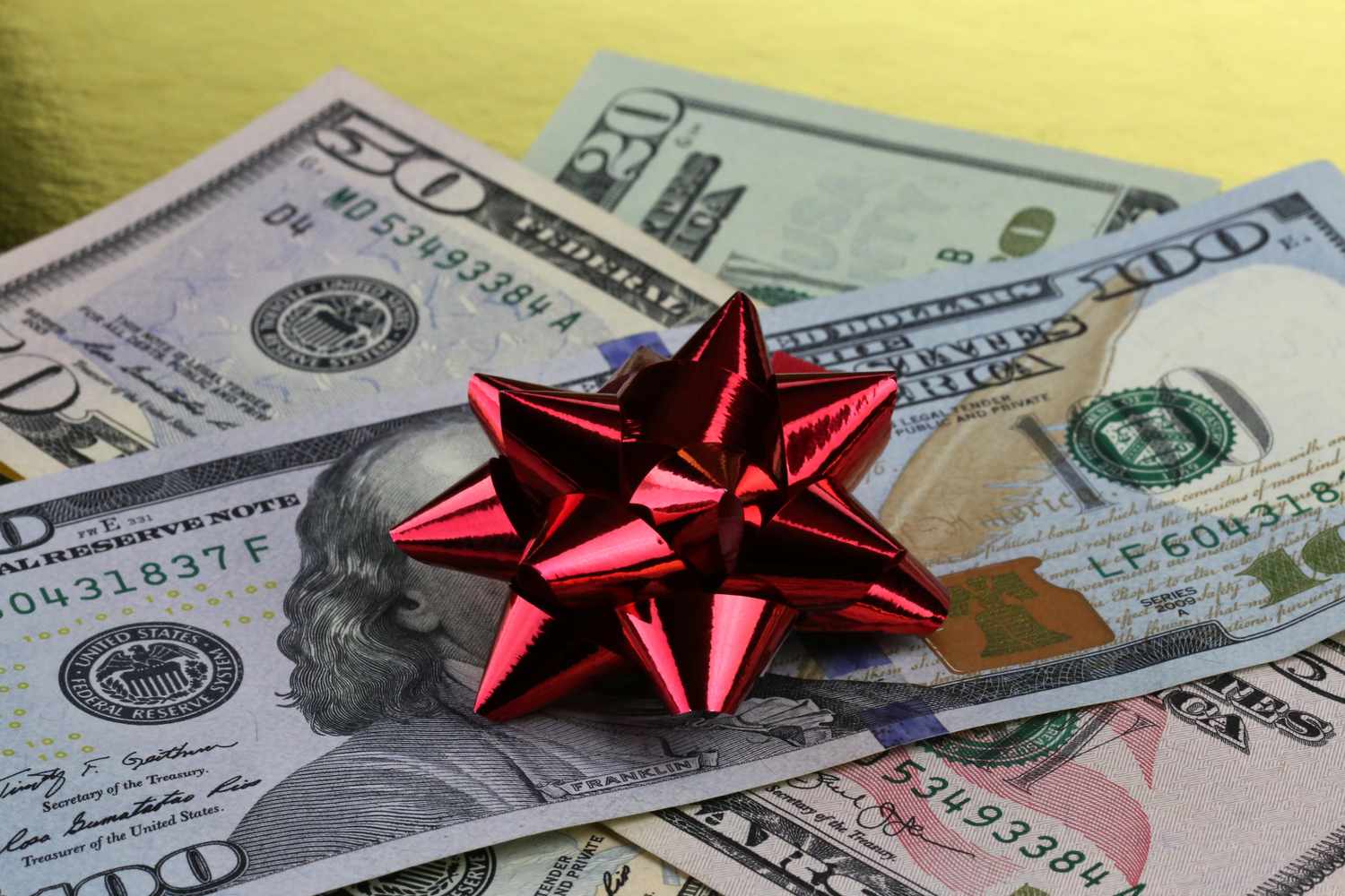 A gift of US cash.