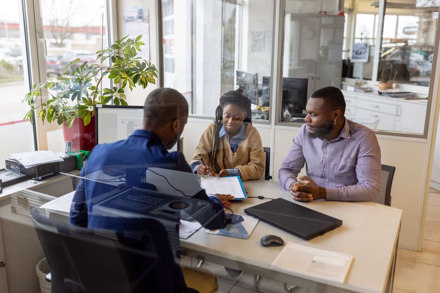 Couple applying for a mortgage