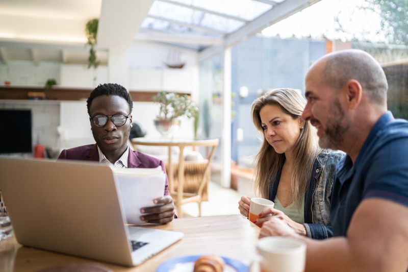 Couple getting a loan